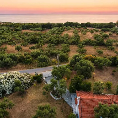 Kartelas Garden Escape Near The Sea Vakantiehuis Kyparissia
