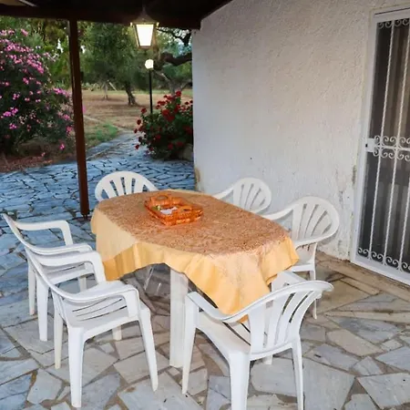 Kartelas Garden Escape Near The Sea Vakantiehuis Kyparissia